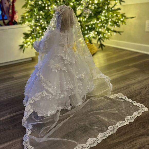 RARE! THE CARMELA COLLECTION VINTAGE PORCELAIN BRIDAL DOLL LIMITED EDITION - Picture 16 of 17